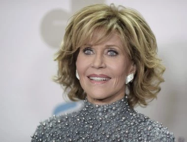 Συγκλονιστική Τζέιν Φόντα: «Ελληνες μείνετε ενωμένοι και αντισταθείτε στους τύραννους δανειστές»! (βίντεο)